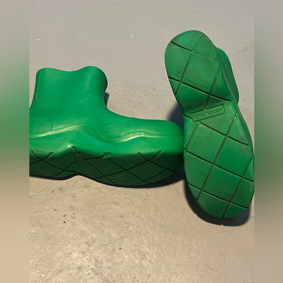 Bottega Veneta Puddle Boots size 44 - Picture 5 of 6